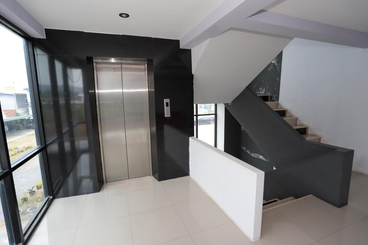 C Tower Hotel Surat Thani Dış mekan fotoğraf